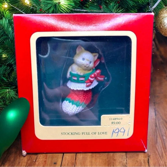 VINTAGE 1990 Carlton Cards Heirloom Collection Kitten in a Stocking Ornament - Picture 5 of 9